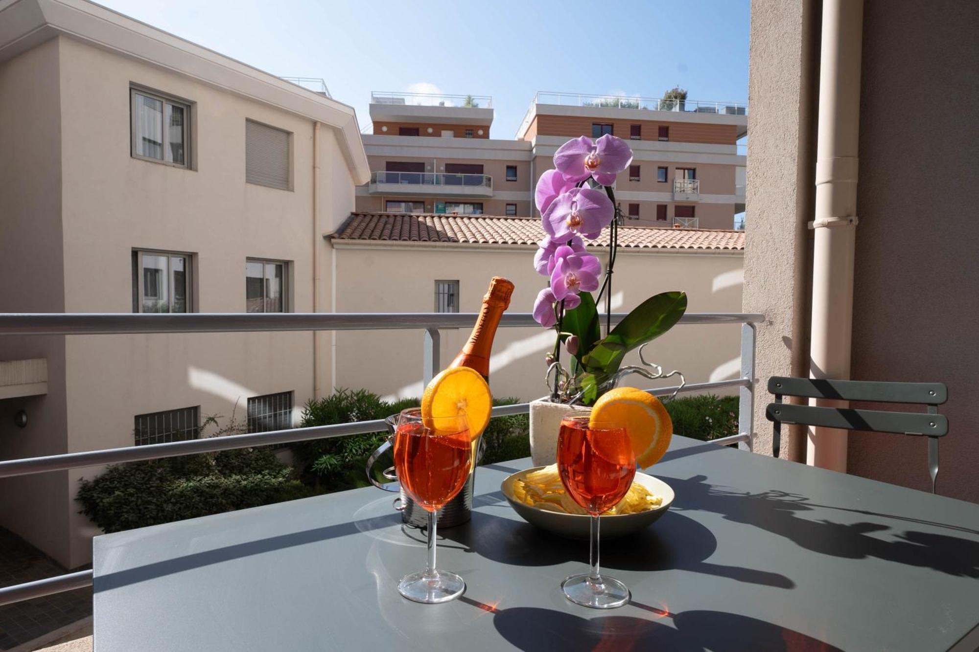 Le Cocon De La Pinede - Proche Antibes